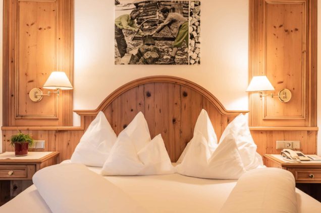 familienzimmer-dreitorspitz-balkon-alpenpark-seefeld-innenaufnahme-2506-dj