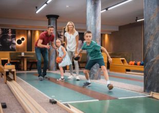 kegelbahnen-alpenpark-seefeld-familien